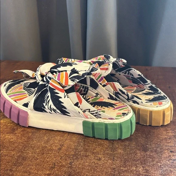 Farm Rio Birds Mule Sneaker with Bow - Picture 4 of 8